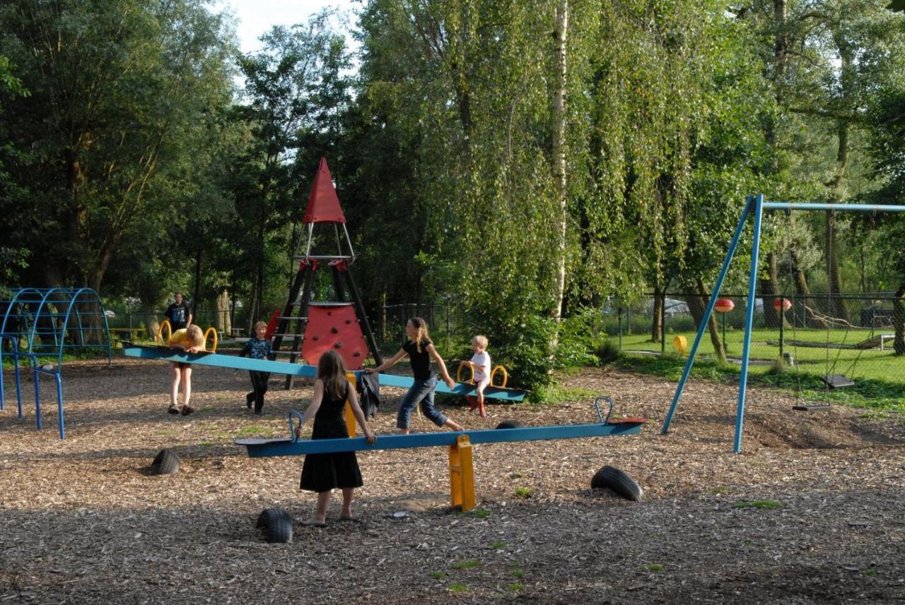 Vakantiepark Bergumermeer - 689 Suameer Екстериор снимка
